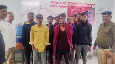 मशरक: मशरक जंक्शन पर आरपीएफ टीम ने अलग-अलग मामलों में की कार्रवाई