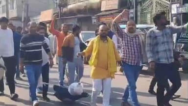 भिंड: पुरानी गल्ला मंडी पर परशुराम सेना ने किया IAS अधिकारी का पुतला दहन