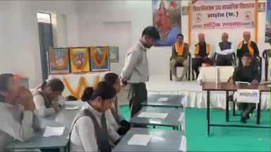 झाडोल: संविधान दिवस पर विद्यानिकेतन उच्च माध्यमिक विद्यालय झाड़ोल में छात्र संसद का आयोजन किया गया