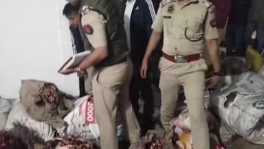 গৰৈমাৰী: গৰৈমাৰীৰ আচলপাৰাত নিশা কামৰূপ আৰক্ষীৰ অভিযান অভিযানত জব্দ ৩০ লক্ষাধিক টকা মূল্যৰ চোৰাং সামগ্ৰী