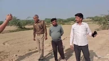 बदायूं: #budaun #बदायूं के थाना बिनावर क्षेत्र के गांव रसूलपुर के जंगल में बिना परमिशन शमशान भूमि की जमीन पर डंपरों द्वारा अवैध.