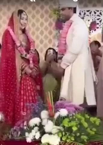 सैफई: सैफई में डिम्पल यादव नाचते हुए देवर की बारात लेकर पहुंचीं, अखिलेश के भाई आर्यन ने लिए सात फेरे