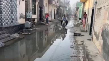 ਤਲਵੰਡੀ ਸਾਬੋ: ਰਾਮਾ ਮੰਡੀ ਵਿਖੇ ਸੀਵਰੇਜ ਦੇ ਪਾਣੀ ਦੀ ਨਿਕਾਸੀ ਨਾ ਹੋਣ ਦੇ ਚਲਦੇ ਮੁਹੱਲਾ ਵਾਸੀਆਂ ਨੇ ਲਾਇਆ ਜਾਮ