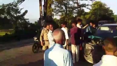 নাওবৈচা: নাওবৈচাৰ ৰাষ্ট্ৰীয় ঘাইপথত ভয়ংকৰ পথ দুৰ্ঘটনা,ব্যক্তিগত বাহন আৰু যাত্ৰীবাহী মেজিকৰ সংঘৰ্ষ ,প্ৰাণ ৰক্ষা শিক্ষাৰ্থীৰ