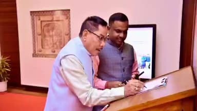 বিজনী ভাগ: গুৱাহাটীৰত আৰম্ভ হোৱা অসম বিধান সভাৰ শীতকালীন অধিৱেশনত দ্বিতীয়দিনা অংশগ্ৰহণ বিজনীৰ বিধায়ক অজয় কুমাৰ ৰায়ৰ