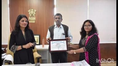 લુણાવાડા: મતદાર યાદી સઘન સુધારણા કાર્યક્રમમાં શ્રેષ્ઠ કામગીરી કરનાર બી.એલ.એ જિલ્લા કલેકટર દ્વારા સન્માનિત કરવામાં આવ્યા