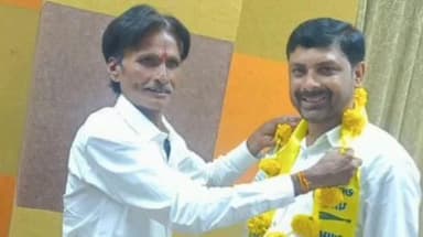 સુત્રાપાડા: પ્રાંચી ના વતની અને આમ આદમી પાર્ટી ના નેતા દેવેન્દ્ર સોલંકીને જૂનાગઢ લોકસભા બેઠકના ઇન્ચાર્જ બનાવાયા