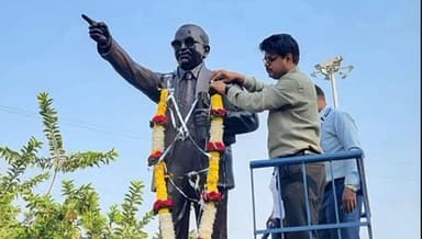 अलिबाग: अलिबाग येथे प्रास्ताविकेचे सामूहिक वाचन करुन संविधान दिन उत्साहात साजरा