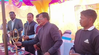 सेन्हा: सेन्हा में 'आपकी योजना आपकी सरकार आपके द्वार' कार्यक्रम से ग्रामीणों को योजनाओं का प्रत्यक्ष लाभ मिला