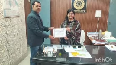 अनूपशहर: अनूपशहर के एसडीएम ने कार्य पूरा करने पर बीएलओ को किया सम्मानित