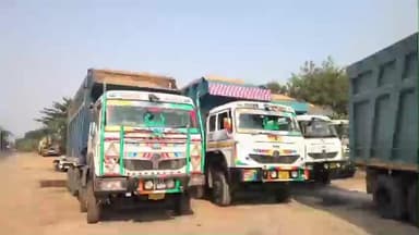 ময়ূরেশ্বর ১: অবৈধভাবে বালি পাচারের অভিযোগে পাঁচটি ডাম্পার আটক করলো মল্লারপুর BLRO