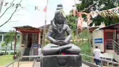 మల్యాల: పొలాస సహస్ర లింగాల దేవాలయంలో శ్రీ సుబ్రహ్మణ్య స్వామి వారి షష్టి, స్వామివారికి ప్రత్యేక పూజలు, పంచామృతాభిషేకాలు.