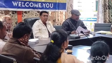 पांगी: विद्यालयों में संचालित शैक्षणिक गतिविधियों की समीक्षा को लेकर आयोजित हुई बैठक