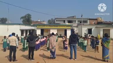 चलकुशा: बरकट्ठा के सभी विद्यालयों में संविधान दिवस पर संविधान की प्रस्तावना बताई गई