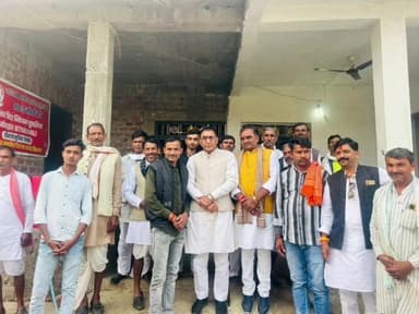 सुठालिया: राज्य मंत्री नारायण सिंह पवार नरी गांव पहुंचे, भागवत कथा सुनी और दिवंगतों को श्रद्धांजलि दी, लोगों से की मुलाकात