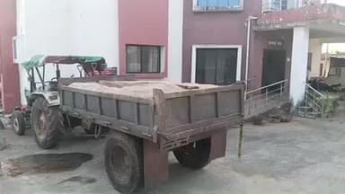 तांतनगर: तांतनगर पुलिस ने बालू माफियाओं पर कसा शिकंजा, अवैध बालू लदे एक ट्रैक्टर को पकड़ा, खनन विभाग को लिखा पत्र