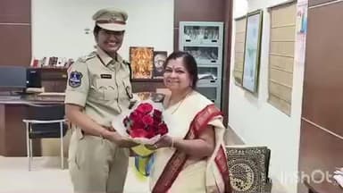 వనపర్తి: వనపర్తి జిల్లా ప్రధాన న్యాయమూర్తి ఎం ఆర్ సునితను మర్యాదపూర్వకంగా కలుసుకున్న జిల్లా ఎస్పీ సునీత రెడ్డి