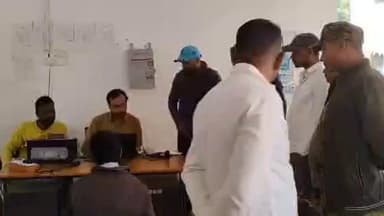 सतबरवा: सतबरवा प्रखंड कार्यालय परिसर में दिव्यांगता जांच शिविर का आयोजन, बीडीओ सह सीओ ने लिया जायजा