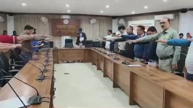 बिशुनपुर: भारतीय संविधान दिवस पर गुमला के सभी प्रखंडों में दिलाई गई शपथ