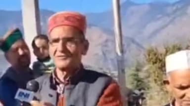 निरमंड: टिकरी में सड़क निर्माण पर सवाल, घटिया कार्य से नाराज़ स्थानीय लोग