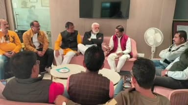 नरसिंहगढ़: भाजपा प्रदेश अध्यक्ष हेमंत खंडेलवाल का नरसिंहगढ़ दौरा, जिला अध्यक्ष ज्ञानसिंह गुर्जर ने विधायक मोहन शर्मा से की चर्चा