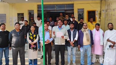 कौआकोल: कौवाकोल प्रखंड कार्यालय में भारतीय संविधान दिवस के अवसर पर शपथ कार्यक्रम का आयोजन किया गया