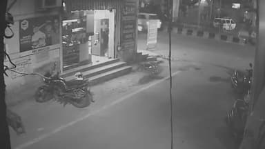 ਜਲੰਧਰ 1: ਜਲੰਧਰ ਦੇ ਬੰਦਾ ਬਹਾਦਰ ਸਿੰਘ ਨਗਰ ਵਿਖੇ ਮੈਡੀਕਲ ਸਟੋਰ ਦੇ ਬਾਹਰੋਂ ਇੱਕ ਵਿਅਕਤੀ ਦਾ ਮੋਟਰਸਾਈਕਲ ਹੋਇਆ ਚੋਰੀ