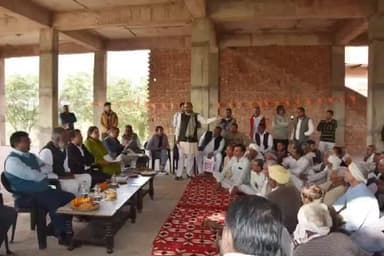 हथीन: पलवल उपायुक्त डॉ. हरीश कुमार वशिष्ठ ने आली ब्राह्मण व आली मेव गांव का दौरा किया, ग्रामीणों से समस्याएं जानीं