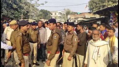 दरौंधा: रामगढा गांव में विद्युत करंट लगने से बिजली कर्मी की मौत, आक्रोशित परिजनों ने किया सड़क जाम