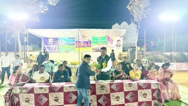 अर्जुनी मोरगाव: पळसगाव/सोनका येथे भव्य रात्र कालीन क्रिकेट स्पर्धेच्या उद्घाटनाला जिल्हा परिषद अध्यक्ष लायकराम भेंडारकर यांची उपस्थिती