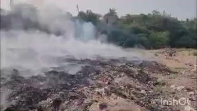 शिवगंज: शिवगंज के जवाई नदी किनारे कचरे की आग और धुएं से शहर की सांसें हुईं भारी, पालिका की चेतावनी के बावजूद डाला जा रहा है