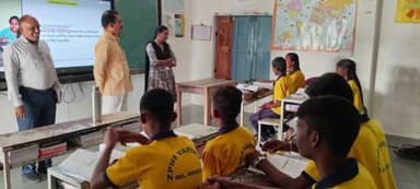 హుస్నాబాద్: వరికోలు జిల్లా పరిషత్ ఉన్నత పాఠశాల మండల పరిషత్ ప్రాథమిక పాఠశాలను సందర్శించిన కలెక్టర్ హైమావతి