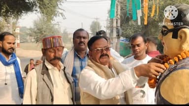 पकरीबरावां: संविधान दिवस पर बाबा साहेब भीम राव अम्बेडकर को माल्यार्पण कर उनके आदर्शों पर चलने का लिया गया संकल्प