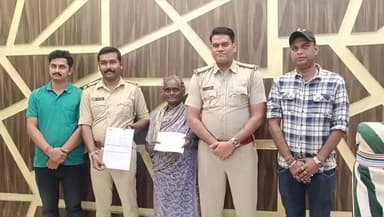 চণ্ডীতলা ১: বৃদ্ধা বিধবার হারানো টাকায় ফের আলো — মানবিক নজির গড়ল চন্ডীতলা থানা