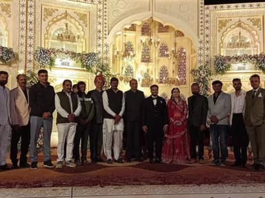 खिलचीपुर: पूर्व मंत्री प्रीवियस सिंह खींची खिलचीपुर क्षेत्र के कई विवाह कार्यक्रमों में हुए शामिल