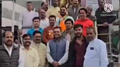 ब्यावरा: संविधान दिवस पर भाजपा कार्यकर्ताओं ने डॉ. भीमराव अंबेडकर की प्रतिमा पर किया माल्यार्पण