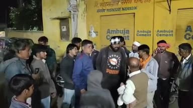 हमीरगढ़: हमीरगढ़ तहसील के मंगरोप में यूरिया खाद की कालाबाजारी पर किसानों का फूटा गुस्सा, मनमानी कीमतों के विरोध में किया हल्लाबोल