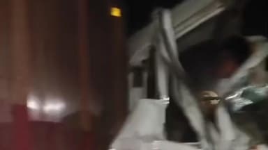 बांसगांव: इटकौली के पास दो टेलर भिड़े, ड्राइवर घायल, कौड़ीराम में देर शाम हुआ हादसा, लगा लंबा जाम