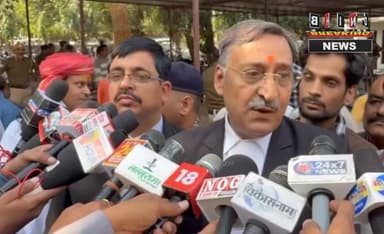 एडवोकेट अनिल मिश्रा ने कड़ा रुख अपनाते हुए कहा कि “पहले उस आदमी को सामने लाओ, पूरी जनता जूते मारेगी। जब तक वह जूतों से न...