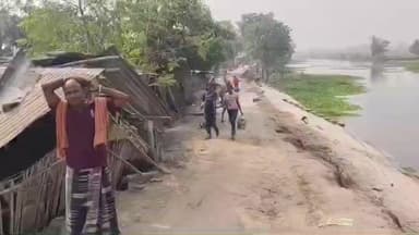 बैसि: 2017 की बाढ़ में ध्वस्त सड़क का निर्माण अब तक नहीं हुआ, लोग परेशान