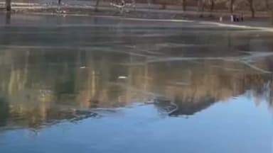 हंगरंग: किन्नौर के नाकों गाँव के मध्य झील जमकर शीशे में तब्दील, बढ़ी ठंड, तापमान शून्य के पार हुआ