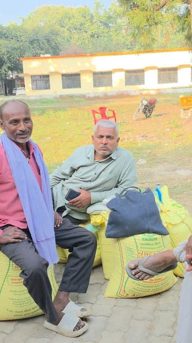 कौशांबी के चायल विधानसभा क्षेत्र में धान क्रय केंद्रों की कमी से किसानों को भारी परेशानी।
फसल की सही समय पर तौल नहीं होन...