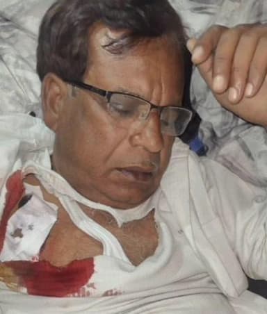 ताखा: ऊसराहार थाना क्षेत्र में पूर्व प्रधान पर कार सवारों ने घात लगाकर चाकू से किया हमला