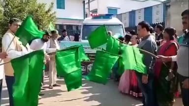 কালনা ২: গ্রামীণ স্বাস্থ্য ব্যবস্থাকে আরো উন্নতির লক্ষ্যে কালনা ২ BDO অফিস থেকে ভ্রাম্যমান চিকিৎসা ভ্যান সূচনা করলেন বিধায়ক