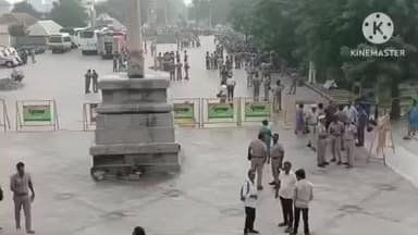 மண்மங்கலம்: வெண்ணைமலை இடப்பிரச்சனை அறநிலைத்துறை நடவடிக்கைக்கு எதிர்ப்பு தெரிவித்து பொதுமக்கள் குவிந்ததால் பாதுகாப்பு பணியில் காவல்துறையினர் குவிப்பு