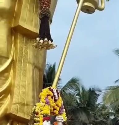 ಚನ್ನಪಟ್ಟಣ: ಗೌಡಗೆರೆಯ ಚಾಮುಂಡೇಶ್ವರಿ ಸನ್ನಿಧಿಗೆ ಬಂದು ದೇವರ ದರ್ಶನ ಪಡೆದ ಡಾರ್ಜಿಲಿಂಗ್ ದೇಶದ ಪ್ರಜೆಗಳು