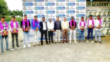 जीरापुर: मां सरस्वती एकेडमी स्कूल के 14 पूर्व छात्रों का भारतीय सेना में चयन, स्कूल प्रबंधक ने कहा- यह गर्व का क्षण है