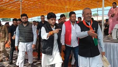 #गुना - केन्द्रीय मंत्री श्री Jyotiraditya M Scindia ने आज बमोरी के ग्राम मूड़रा हनुमान में विद्युत वितरण कंपनी गुना 3...