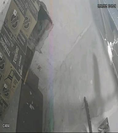 डीग: डीग में शराब की दुकान में लाखों की चोरी, CCTV में कैद हुई वारदात