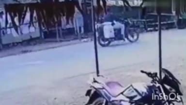 सड़क हादसा: तेज रफ्तार कार से दो बच्चों की मौत, एक गंभीर, हादसे का लाइव वीडियो आया सामने